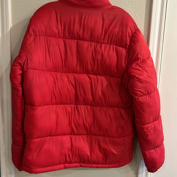 Red puffy coat size medium - Picture 4 of 6